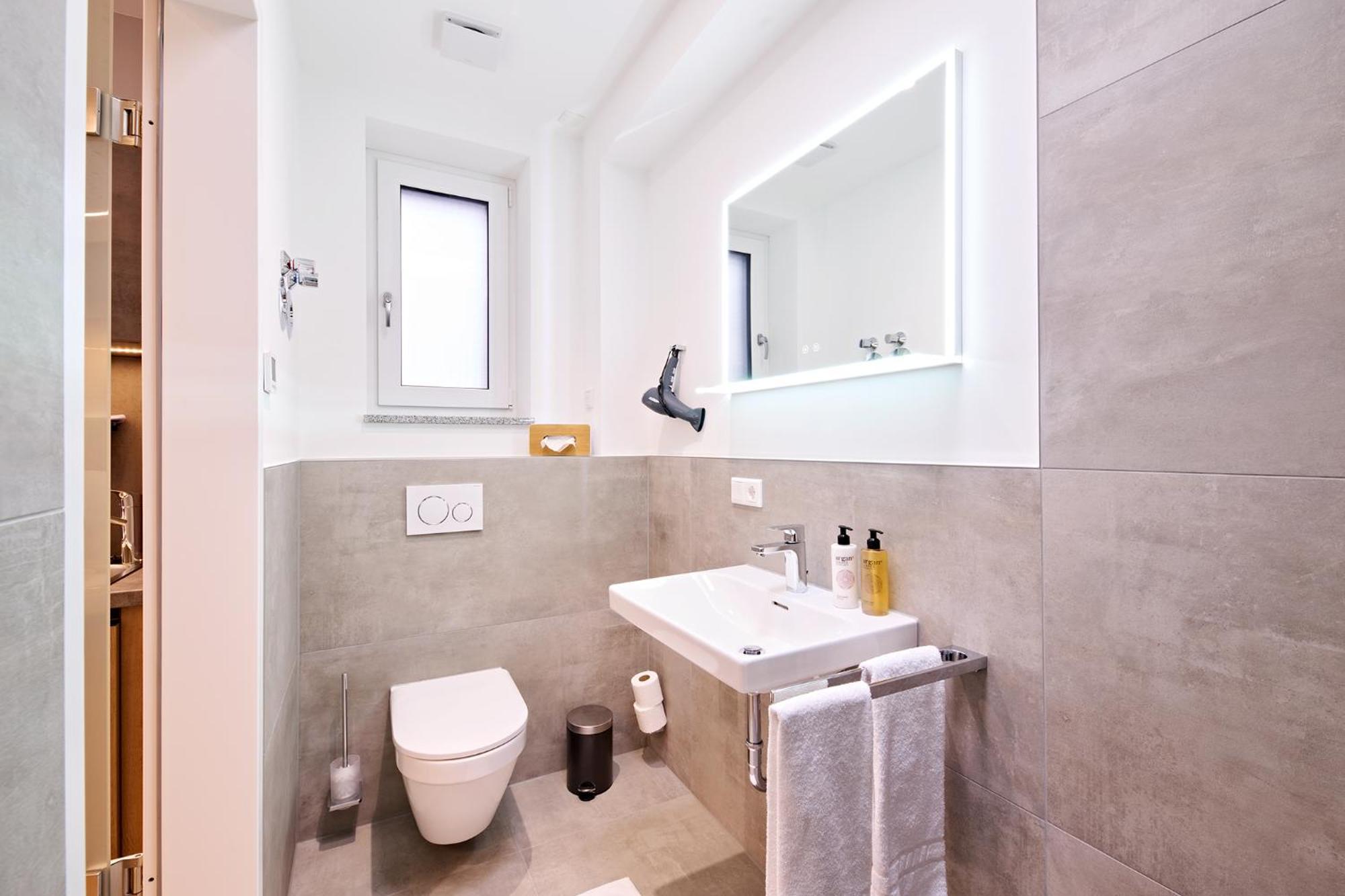 Xzllenz Traum Studio-Apartment, Frei-Parken, U-Bahn, Kueche Nuremberga Exterior foto